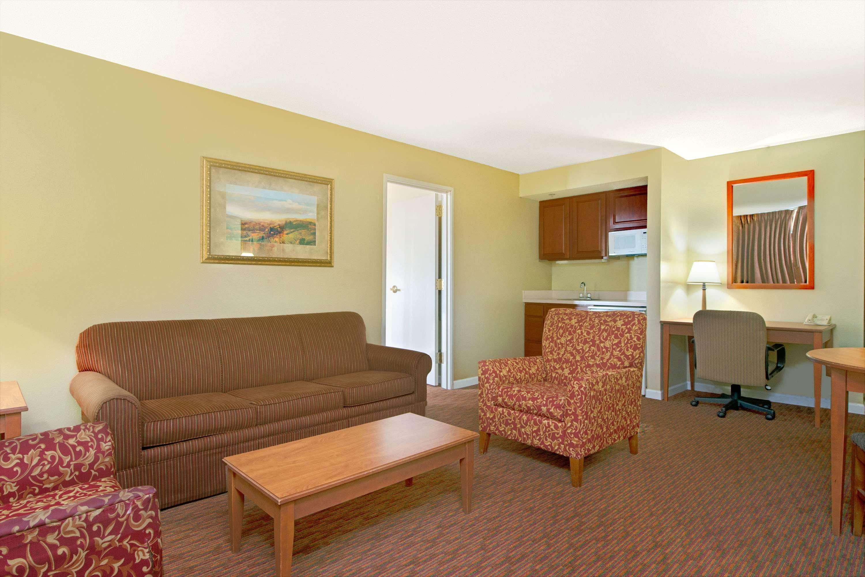 Days Inn By Wyndham St. Louis/Westport Mo Мэриленд-Хайтс Экстерьер фото